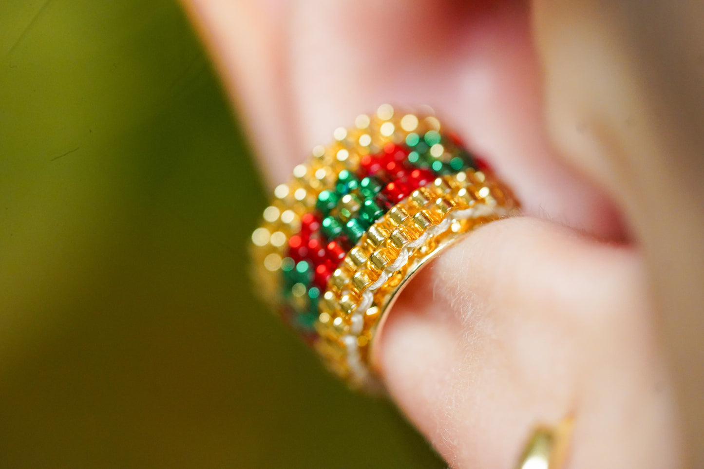 ❤️🎄NEW🎄❤️ Sound of Flowers Christmas Beaded Ear Cuff ✨