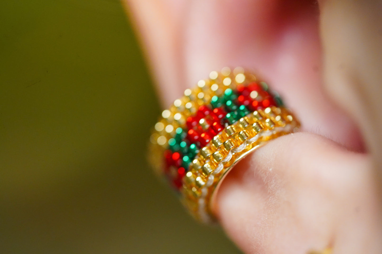 ❤️🎄NEW🎄❤️ Sound of Flowers Christmas Beaded Ear Cuff ✨