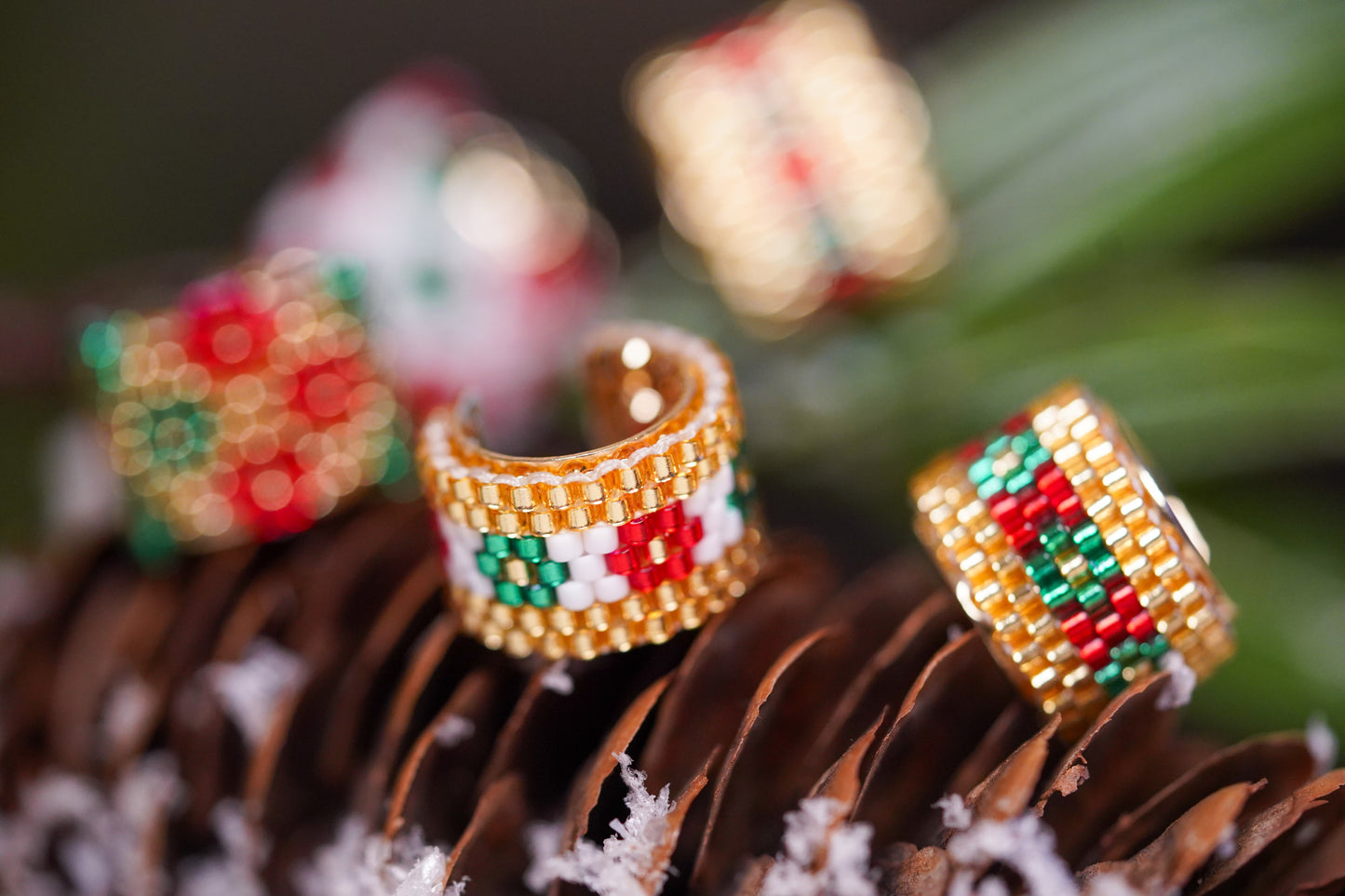 ❤️🎄NEW🎄❤️ Sound of Flowers Christmas Beaded Ear Cuff ✨