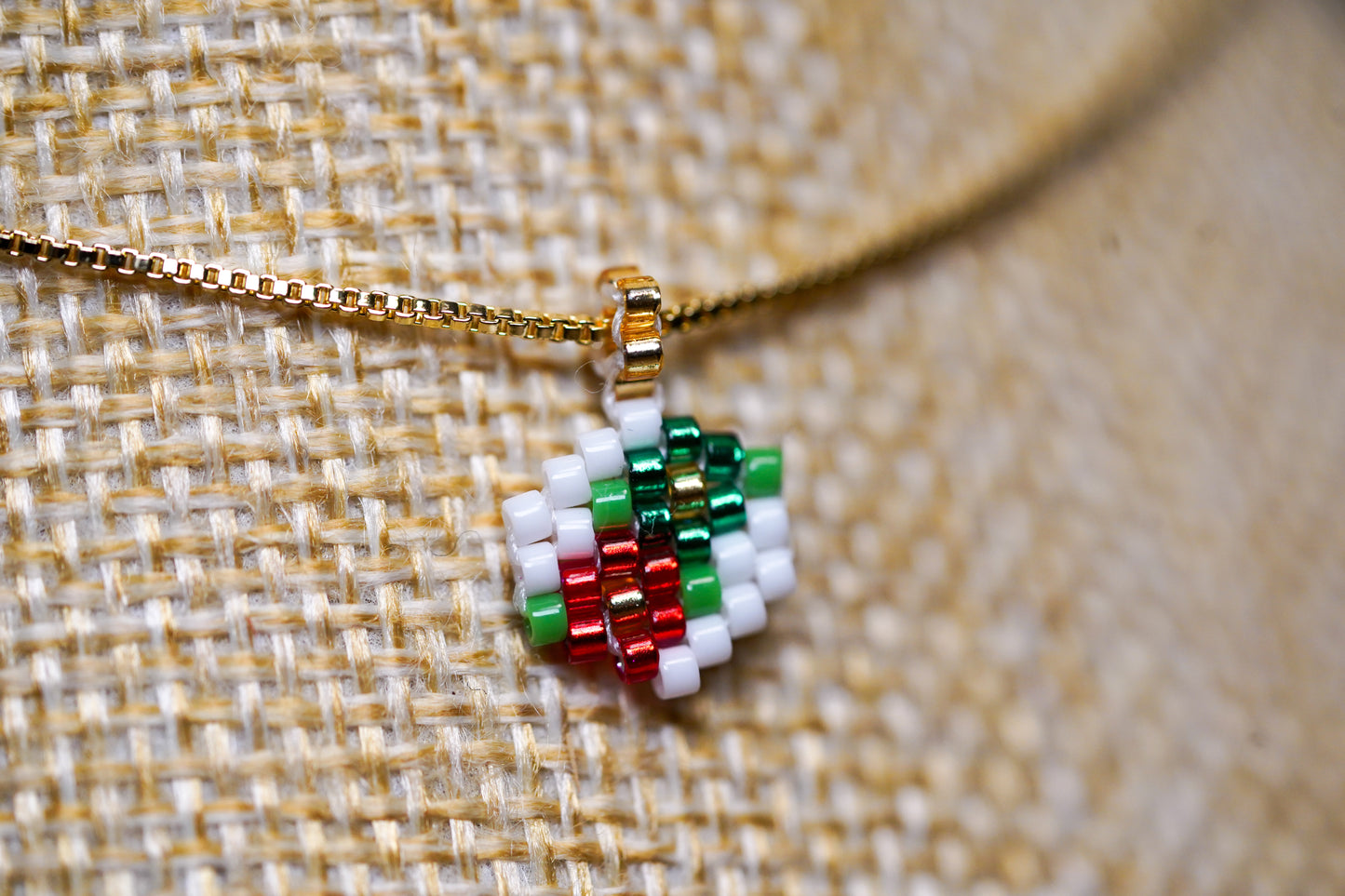 ❤️🎄NEW🎄❤️ Sound of Flowers Christmas Beaded Necklace ✨