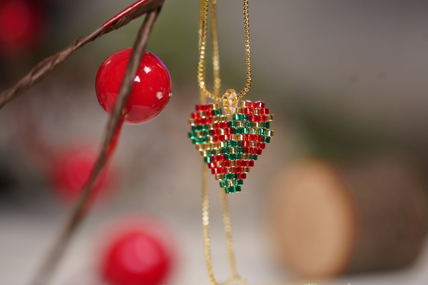 ❤️🎄NEW🎄❤️ Sound of Flowers Christmas Beaded Necklace ✨