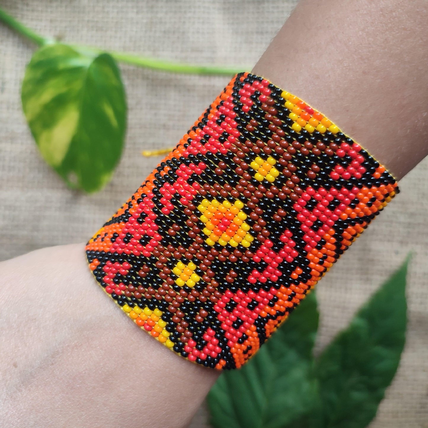 ππβ€οΈβπ₯ "Paths of the Sun" Beaded Bracelet ππβ€οΈβπ₯ - Awaska