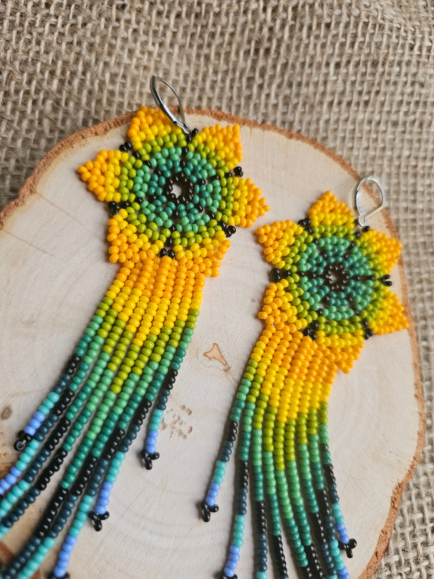 π AWASKA CLASSICS π Beaded flowers earrings