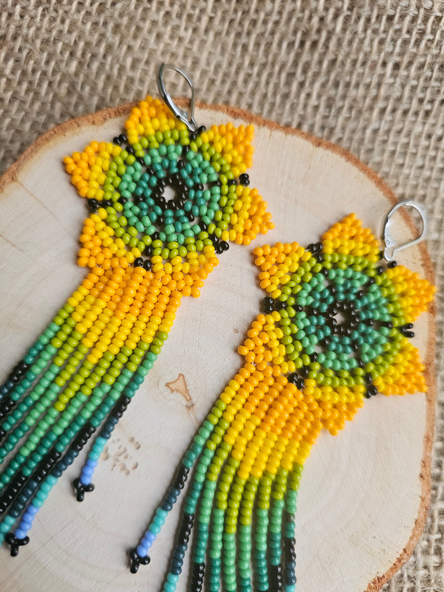 π AWASKA CLASSICS π Beaded flowers earrings