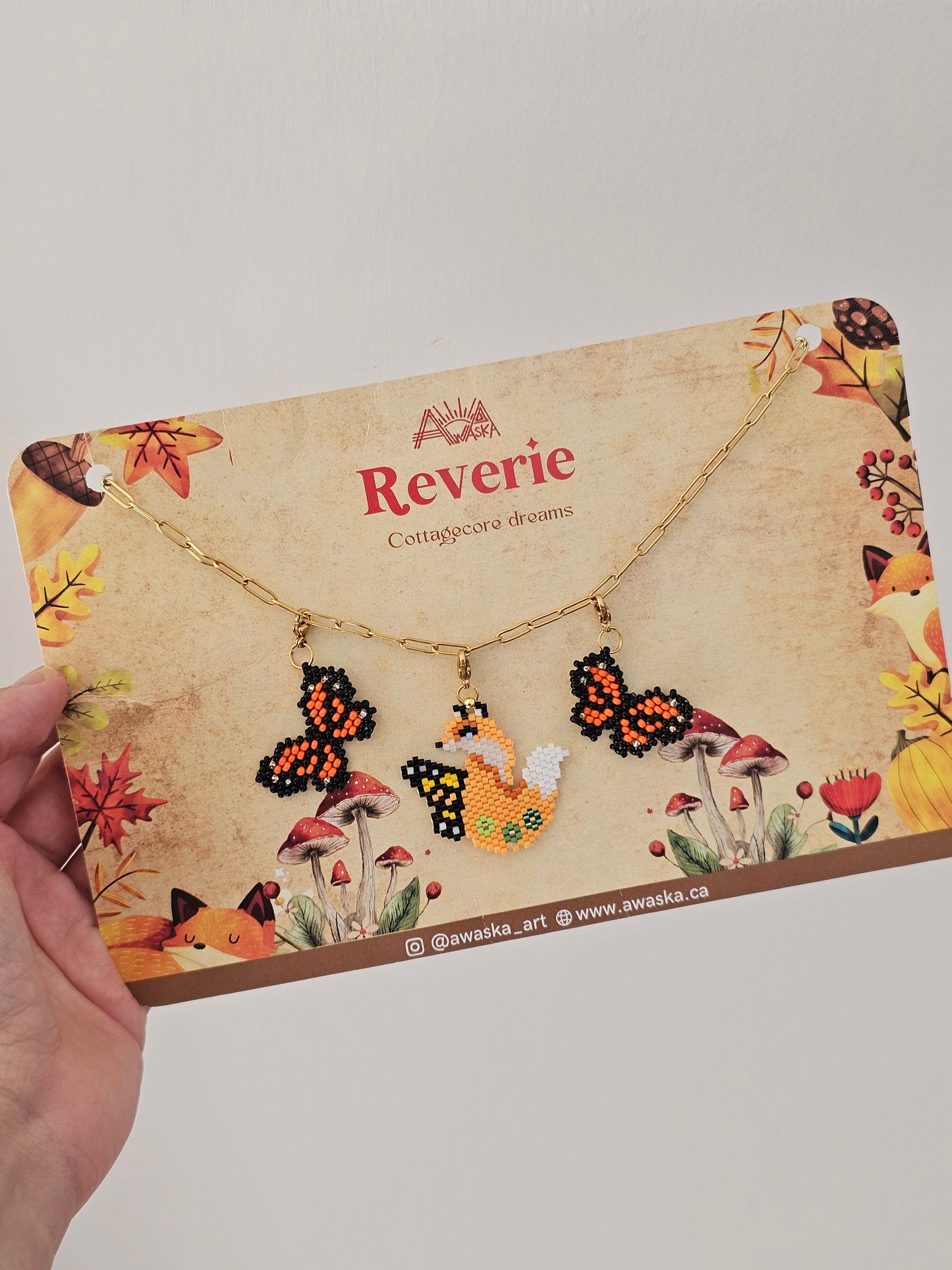 🦊🍁NEW🍂Reverie✨Beaded Butterfly Fox charm necklace 🍂