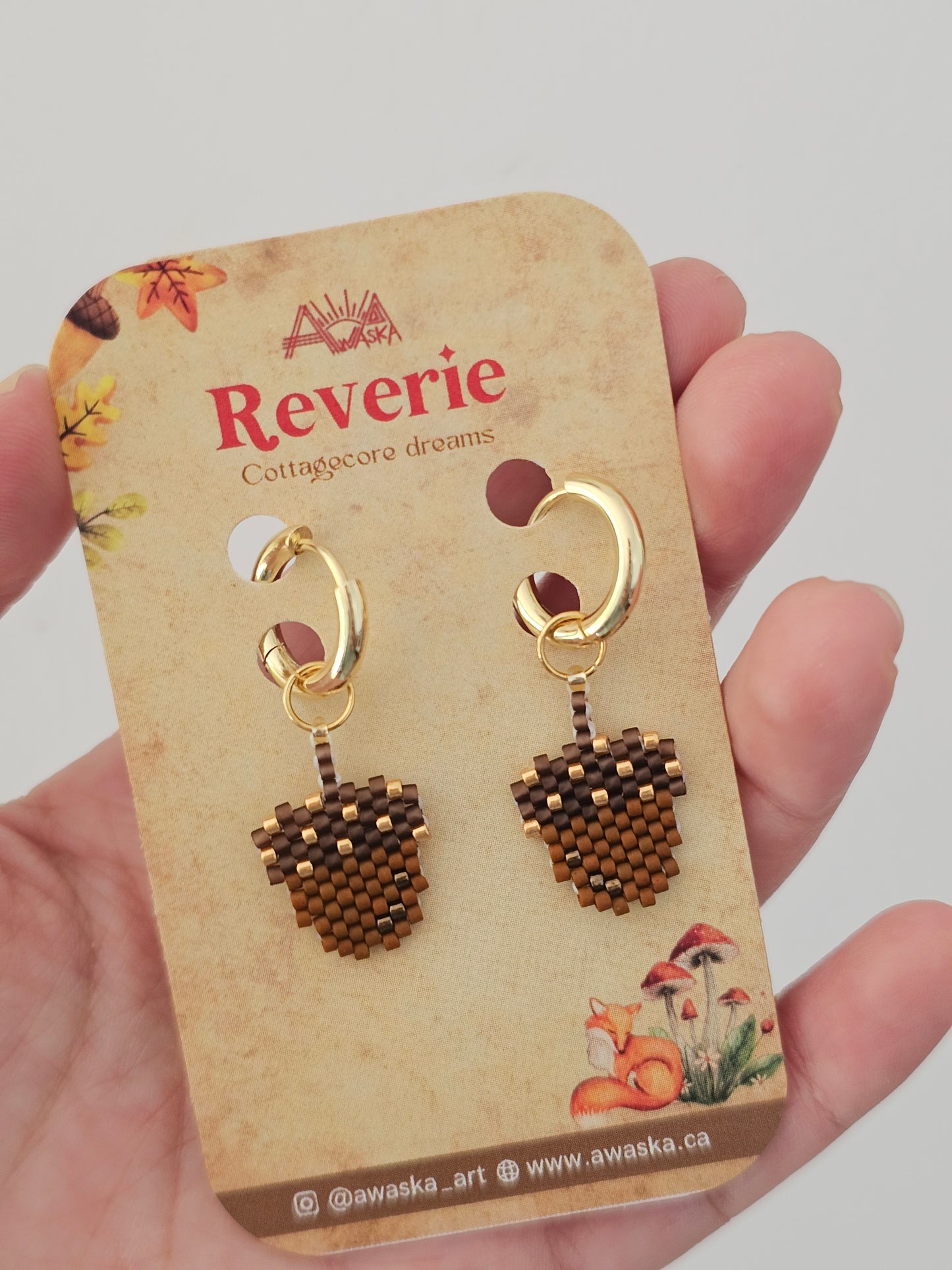 🦊🍂NEW✨ Reverie 🍁 Walnut beaded earrings