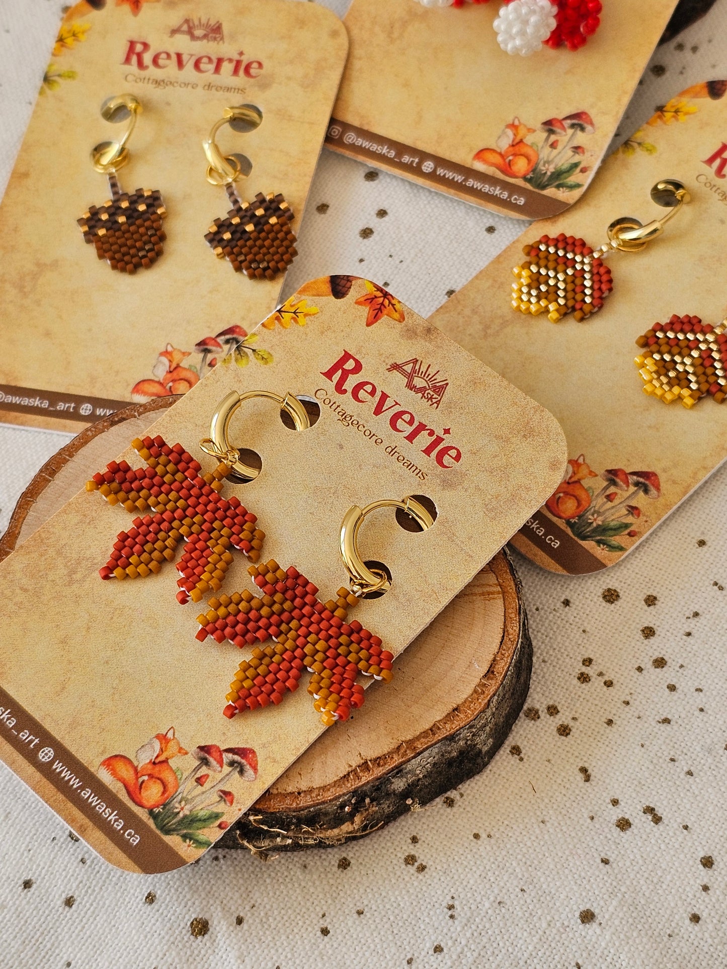 🦊🍂NEW✨ Reverie 🍁 Walnut beaded earrings