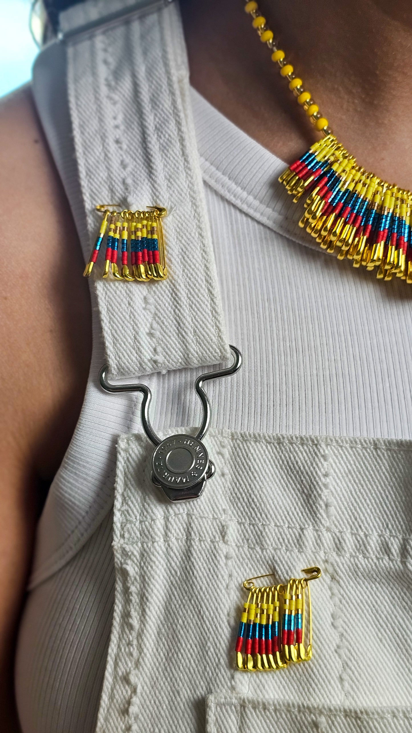 NEW 💛💙♥️⚽ Colombia Safety Pin Brooch 🇨🇴✨