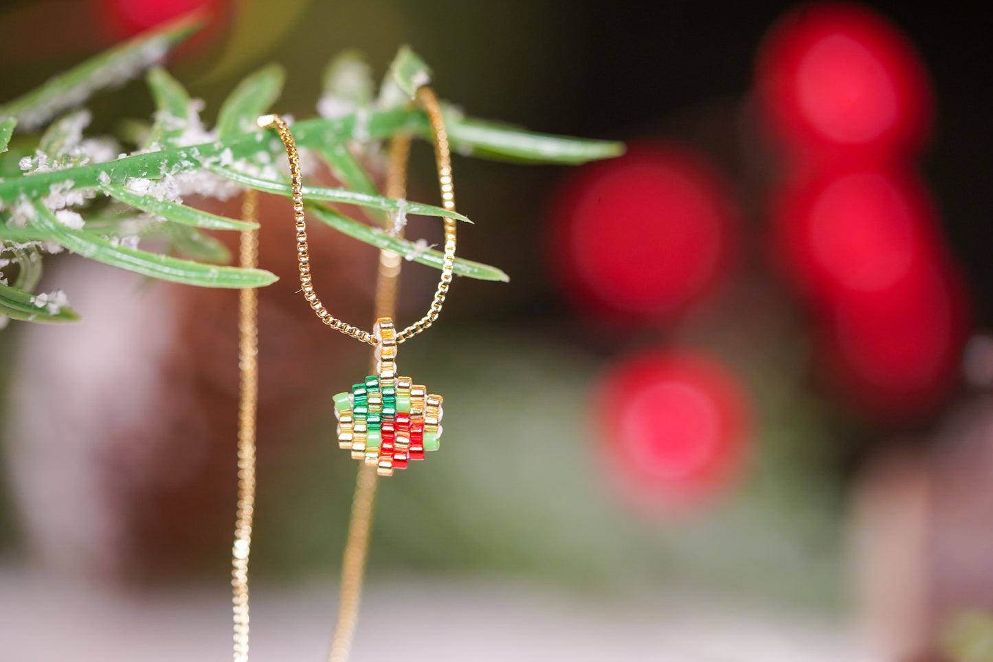 ❤️🎄NEW🎄❤️ Sound of Flowers Christmas Beaded Necklace ✨