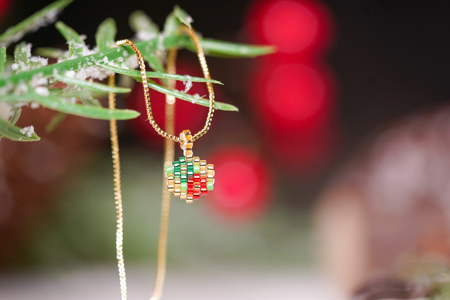 ❤️🎄NEW🎄❤️ Sound of Flowers Christmas Beaded Necklace ✨