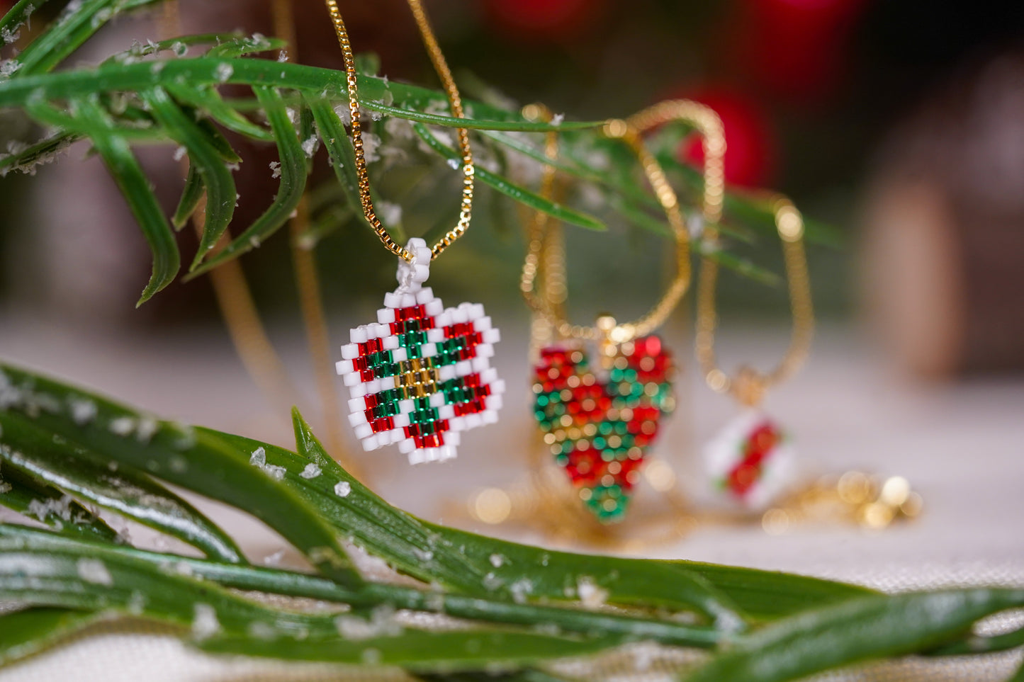 ❤️🎄NEW🎄❤️ Sound of Flowers Christmas Beaded Necklace ✨