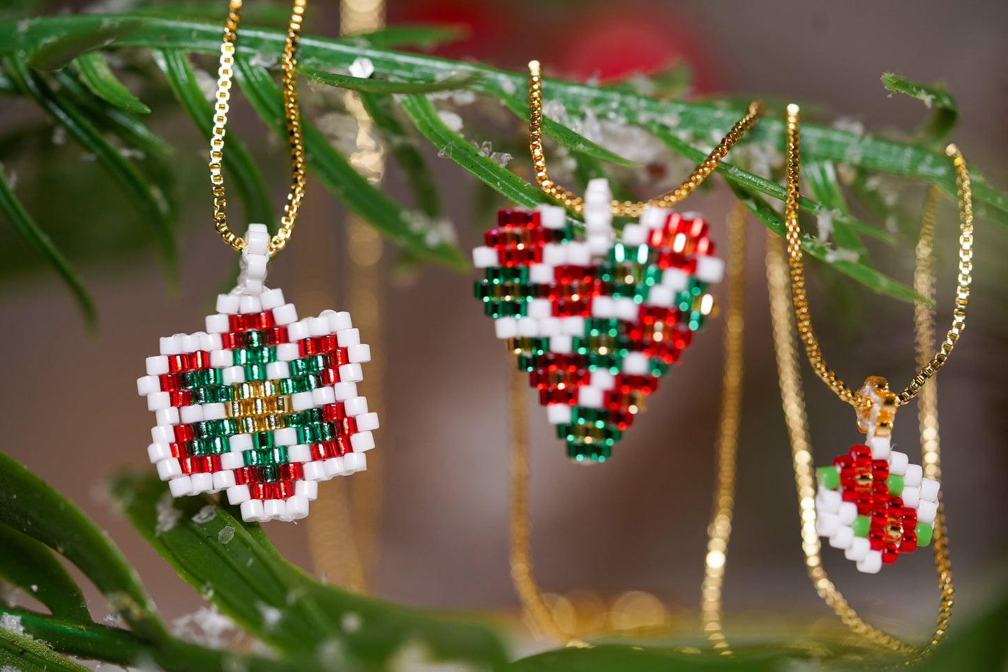 ❤️🎄NEW🎄❤️ Sound of Flowers Christmas Beaded Necklace ✨