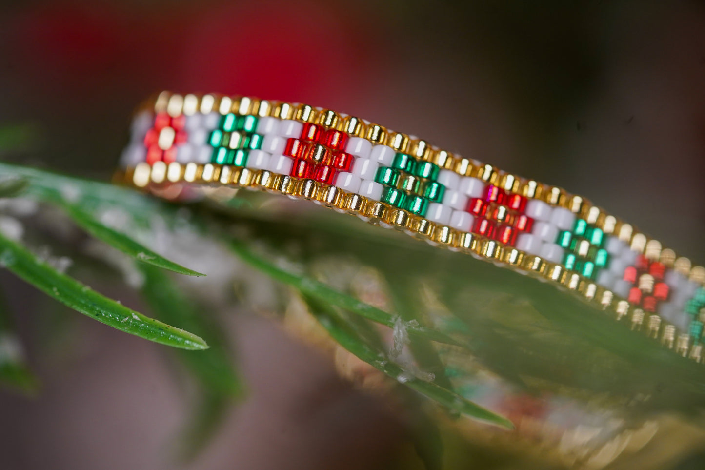 ❤️🎄NEW🎄❤️ Sound of Flowers Beaded Christmas Bracelet  ✨