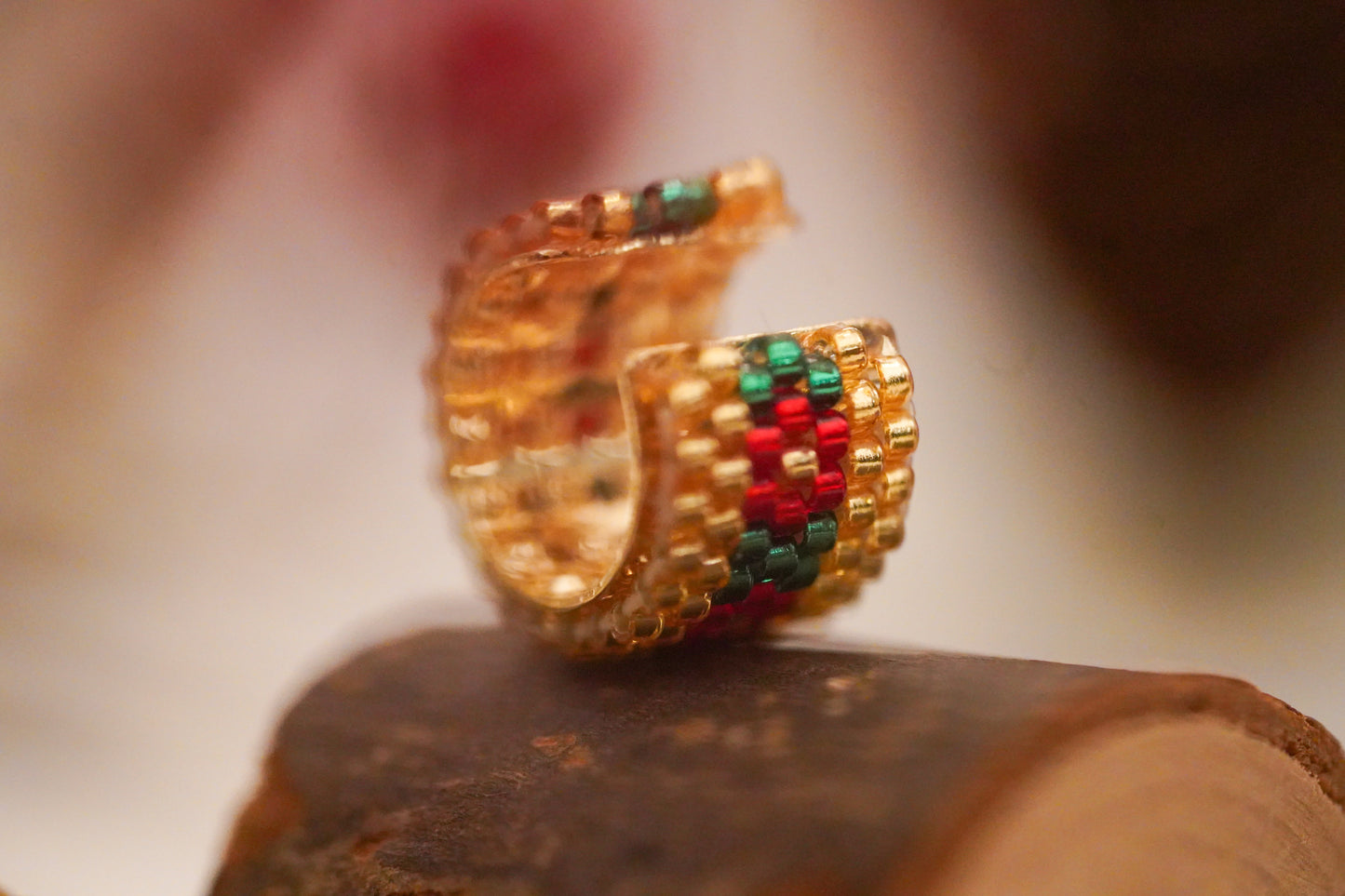 ❤️🎄NEW🎄❤️ Sound of Flowers Christmas Beaded Ear Cuff  ✨