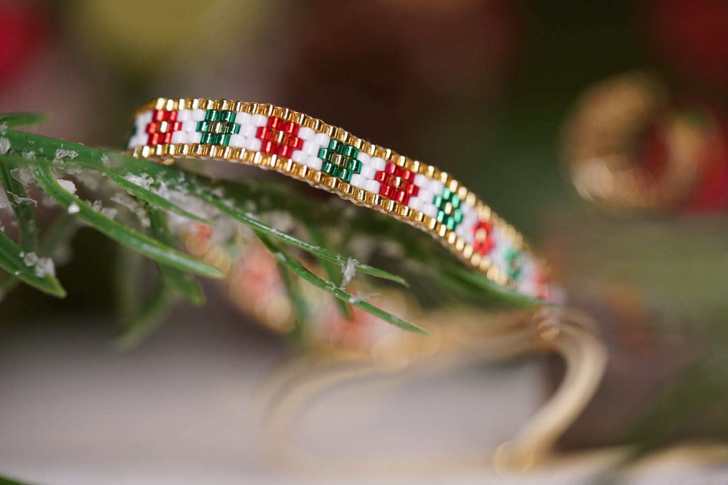 ❤️🎄NEW🎄❤️ Sound of Flowers Beaded Christmas Bracelet  ✨