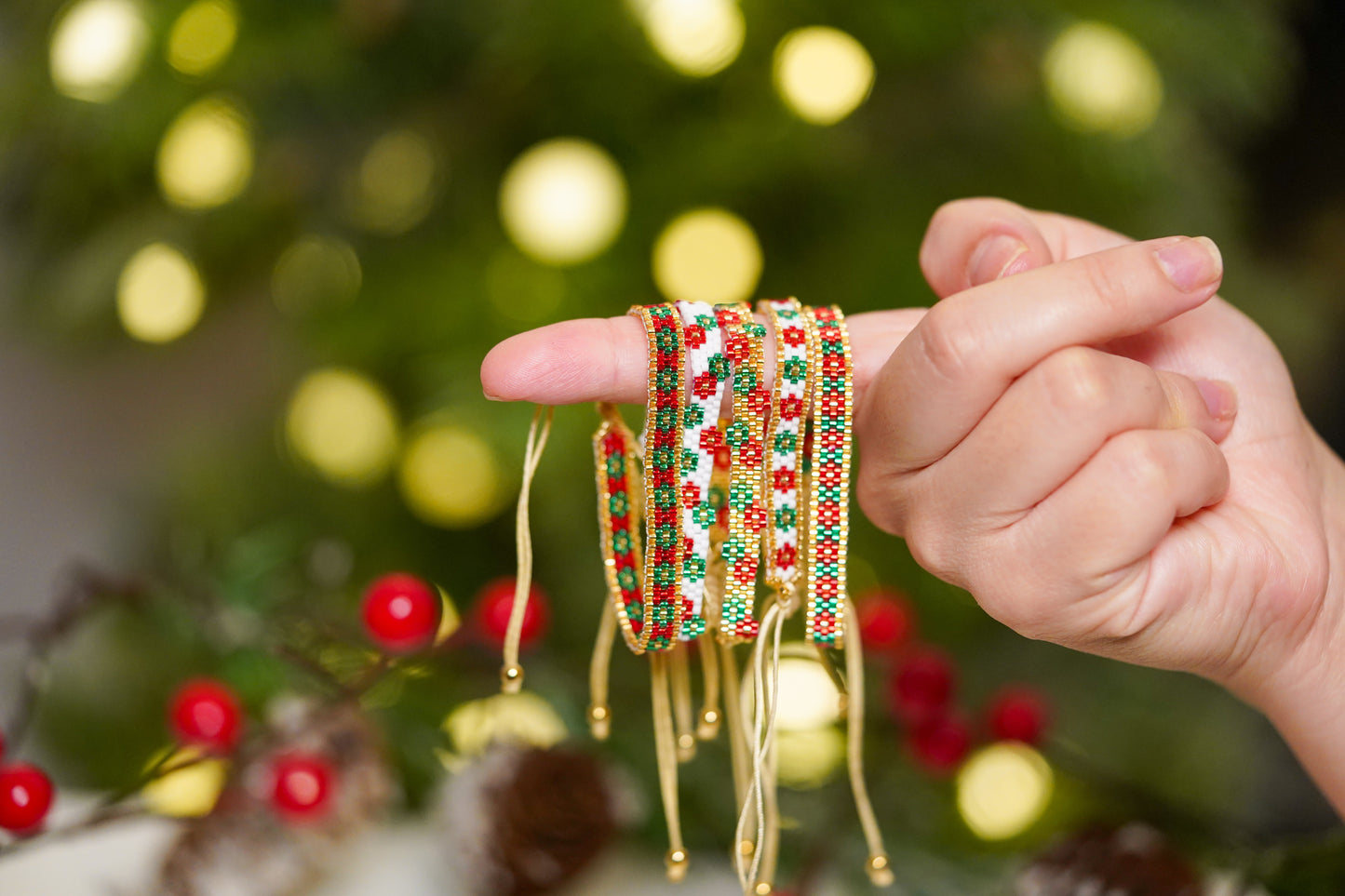 ❤️🎄NEW🎄❤️ Sound of Flowers Christmas Beaded Bracelet  ✨