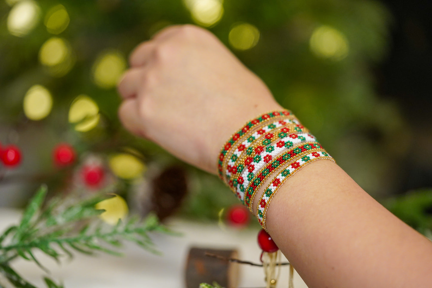 ❤️🎄NEW🎄❤️ Sound of Flowers Christmas Beaded Bracelet  ✨