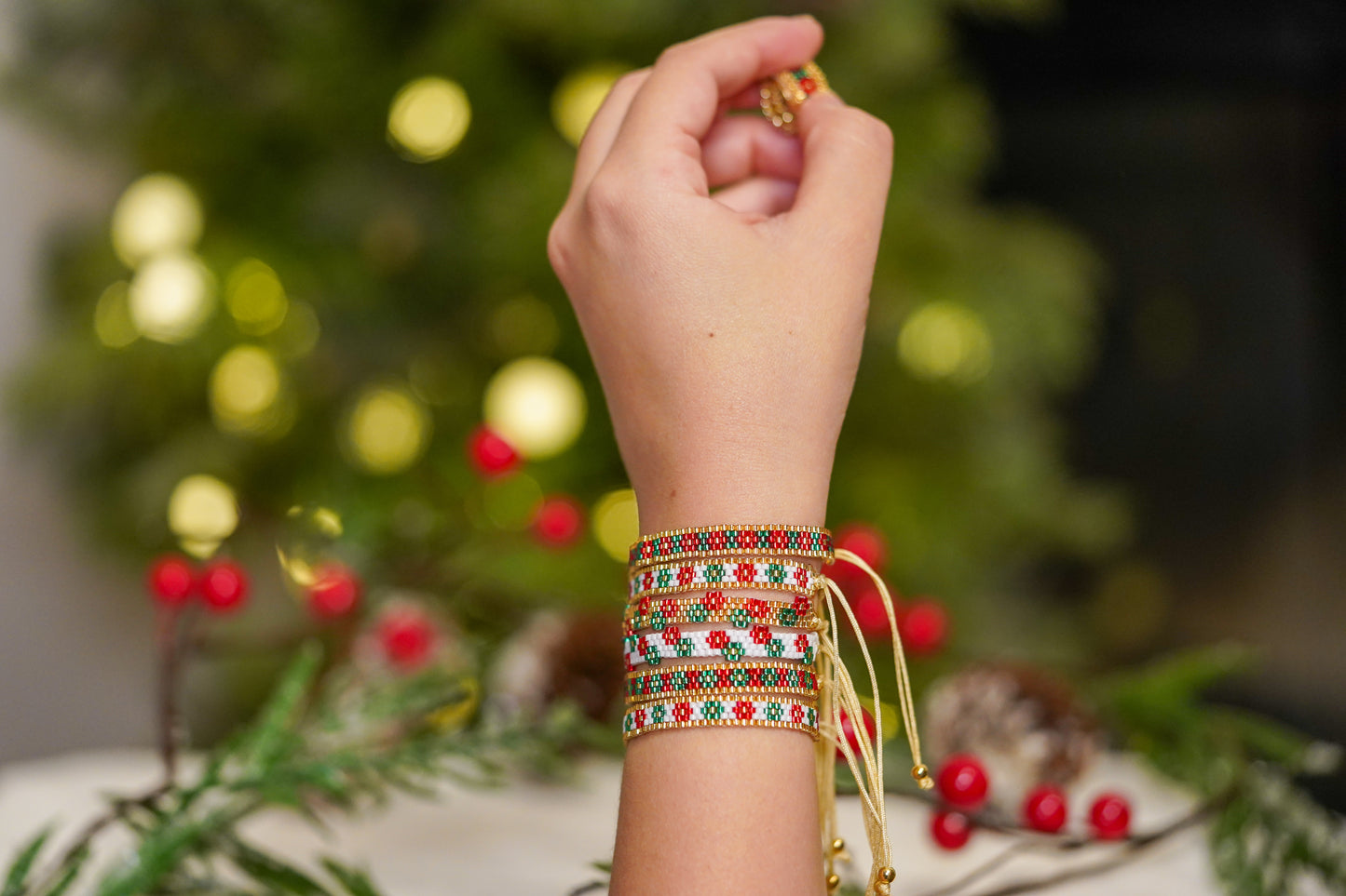 ❤️🎄NEW🎄❤️ Sound of Flowers Christmas Beaded Bracelet  ✨