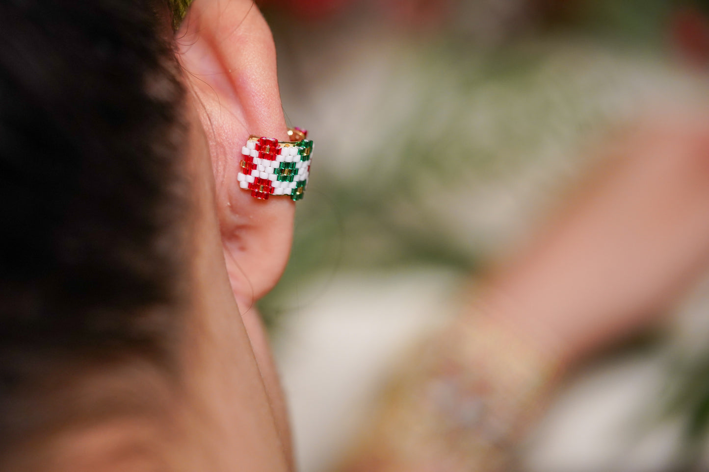 ❤️🎄NEW🎄❤️ Sound of Flowers Christmas Beaded Ear Cuff  ✨