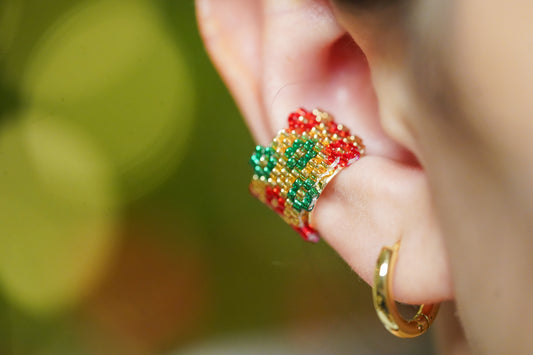 ❤️🎄NEW🎄❤️ Sound of Flowers Christmas Beaded Ear Cuff  ✨