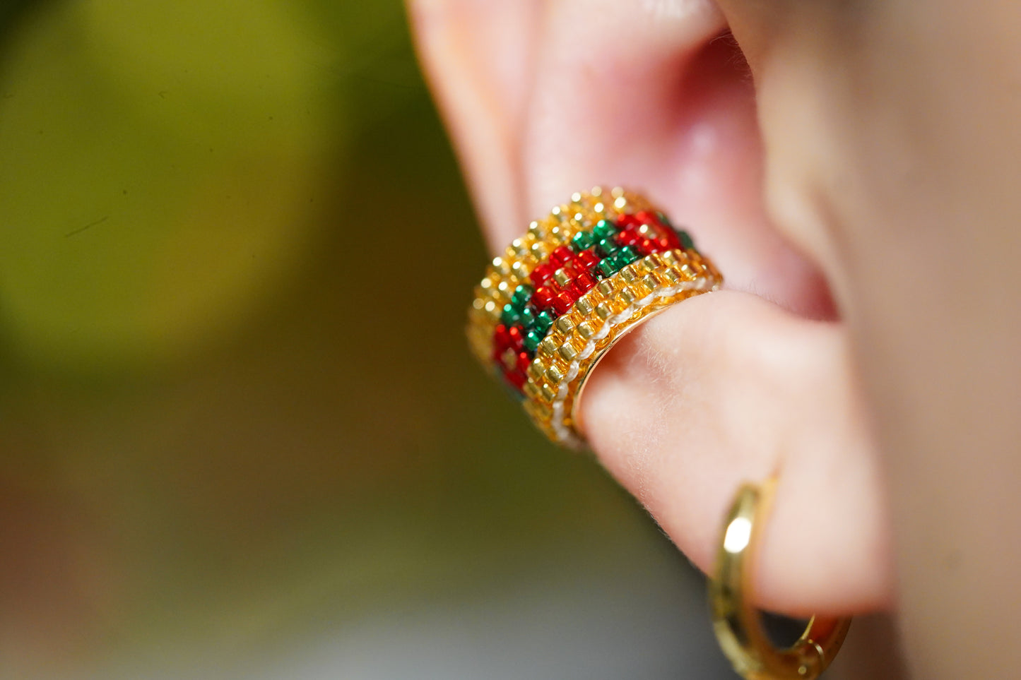 ❤️🎄NEW🎄❤️ Sound of Flowers Christmas Beaded Ear Cuff  ✨