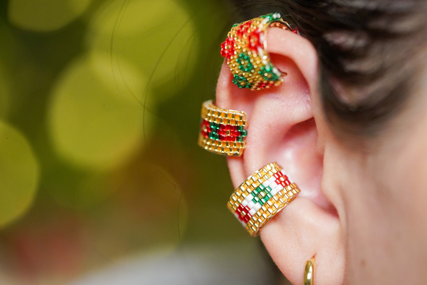 ❤️🎄NEW🎄❤️ Sound of Flowers Christmas Beaded Ear Cuff  ✨