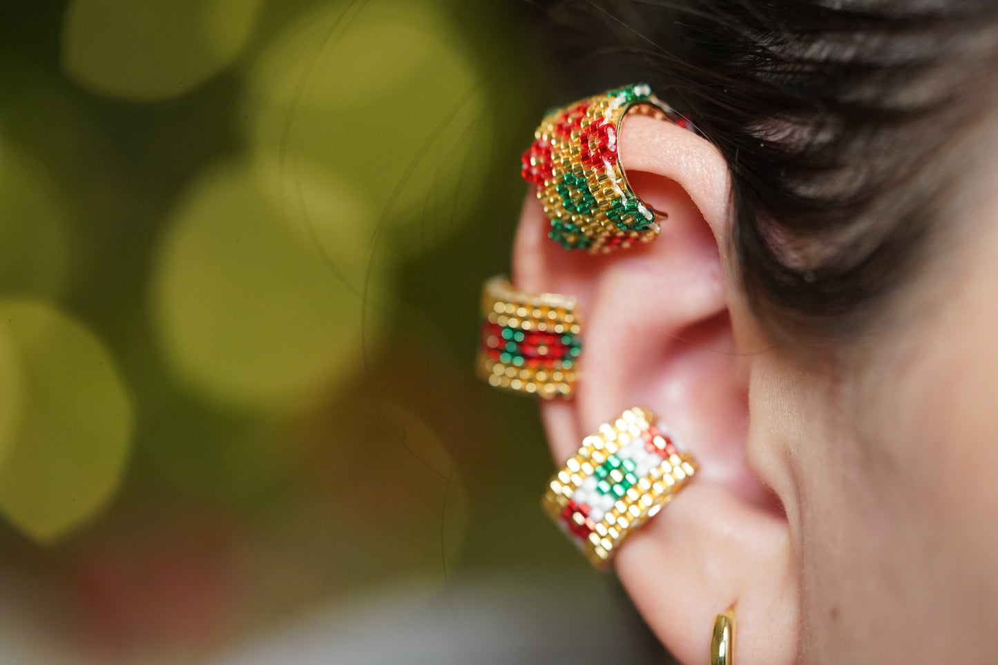 ❤️🎄NEW🎄❤️ Sound of Flowers Christmas Beaded Ear Cuff  ✨
