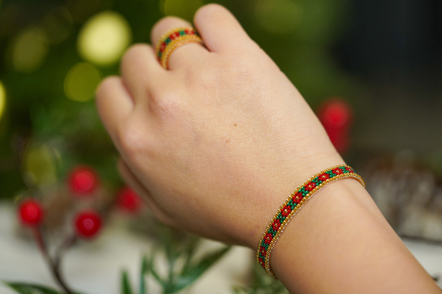❤️🎄NEW🎄❤️ Sound of Flowers Christmas Beaded Bracelet  ✨