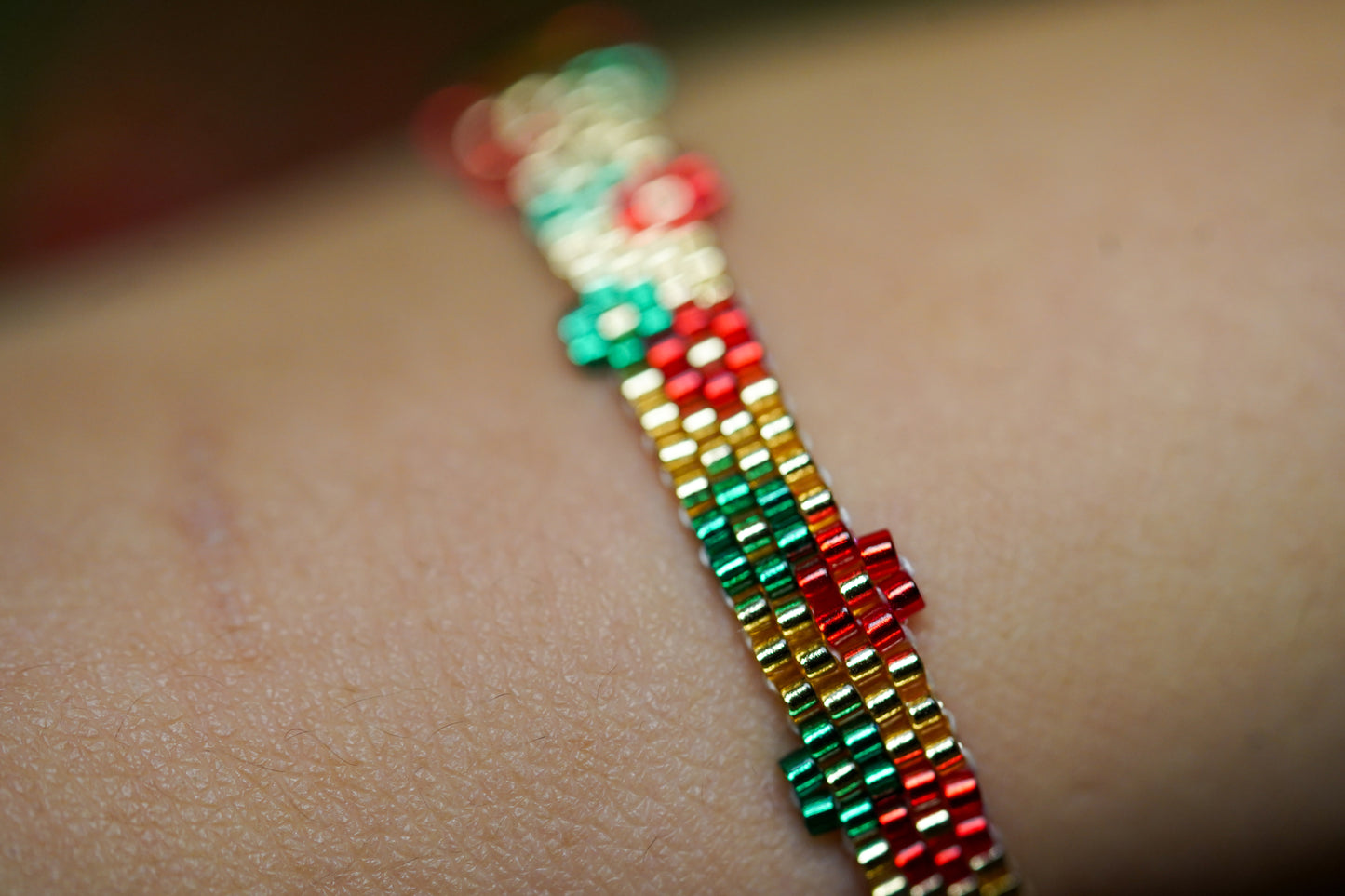 ❤️🎄NEW🎄❤️ Sound of Flowers Christmas Beaded Bracelet  ✨