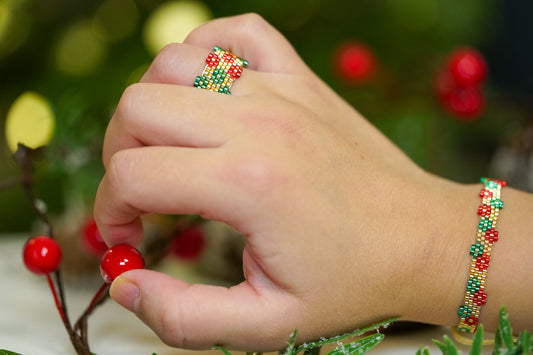 ❤️🎄NEW🎄❤️ Sound of Flowers Christmas Beaded Ring  ✨