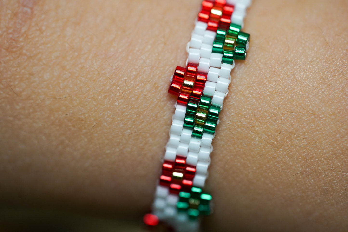 ❤️🎄NEW🎄❤️ Sound of Flowers Christmas Beaded Bracelet  ✨