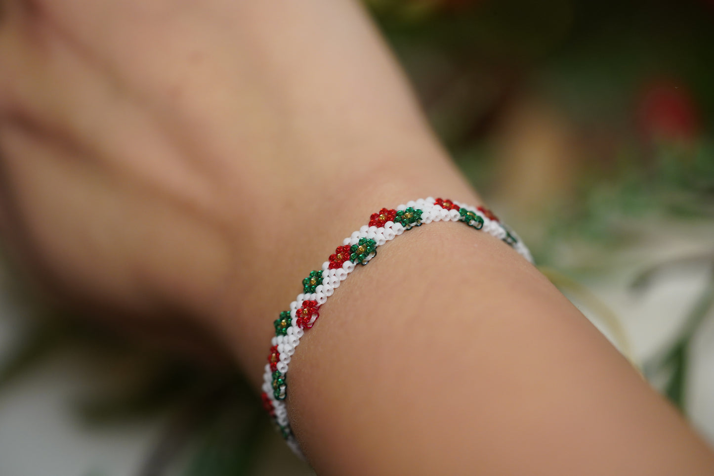 ❤️🎄NEW🎄❤️ Sound of Flowers Christmas Beaded Bracelet  ✨