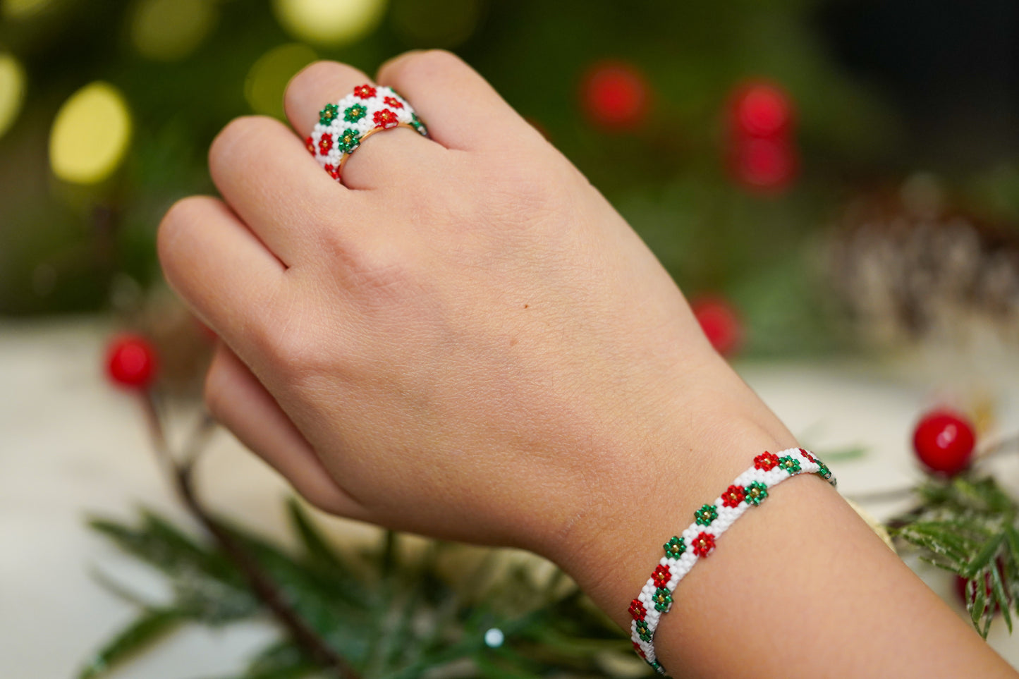 ❤️🎄NEW🎄❤️ Sound of Flowers Christmas Beaded Ring  ✨