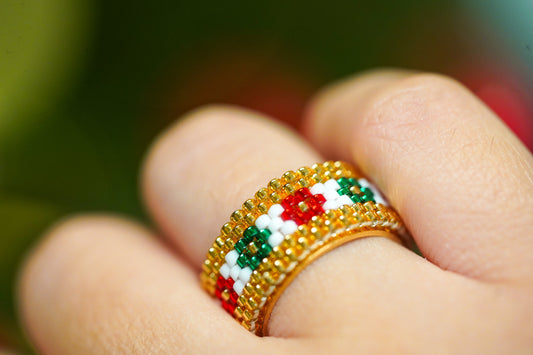 ❤️🎄NEW🎄❤️ Sound of Flowers Christmas Beaded Ring  ✨
