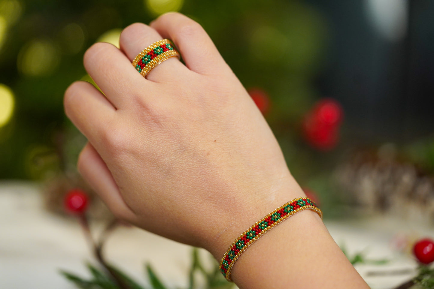 ❤️🎄NEW🎄❤️ Sound of Flowers Christmas Beaded Ring  ✨