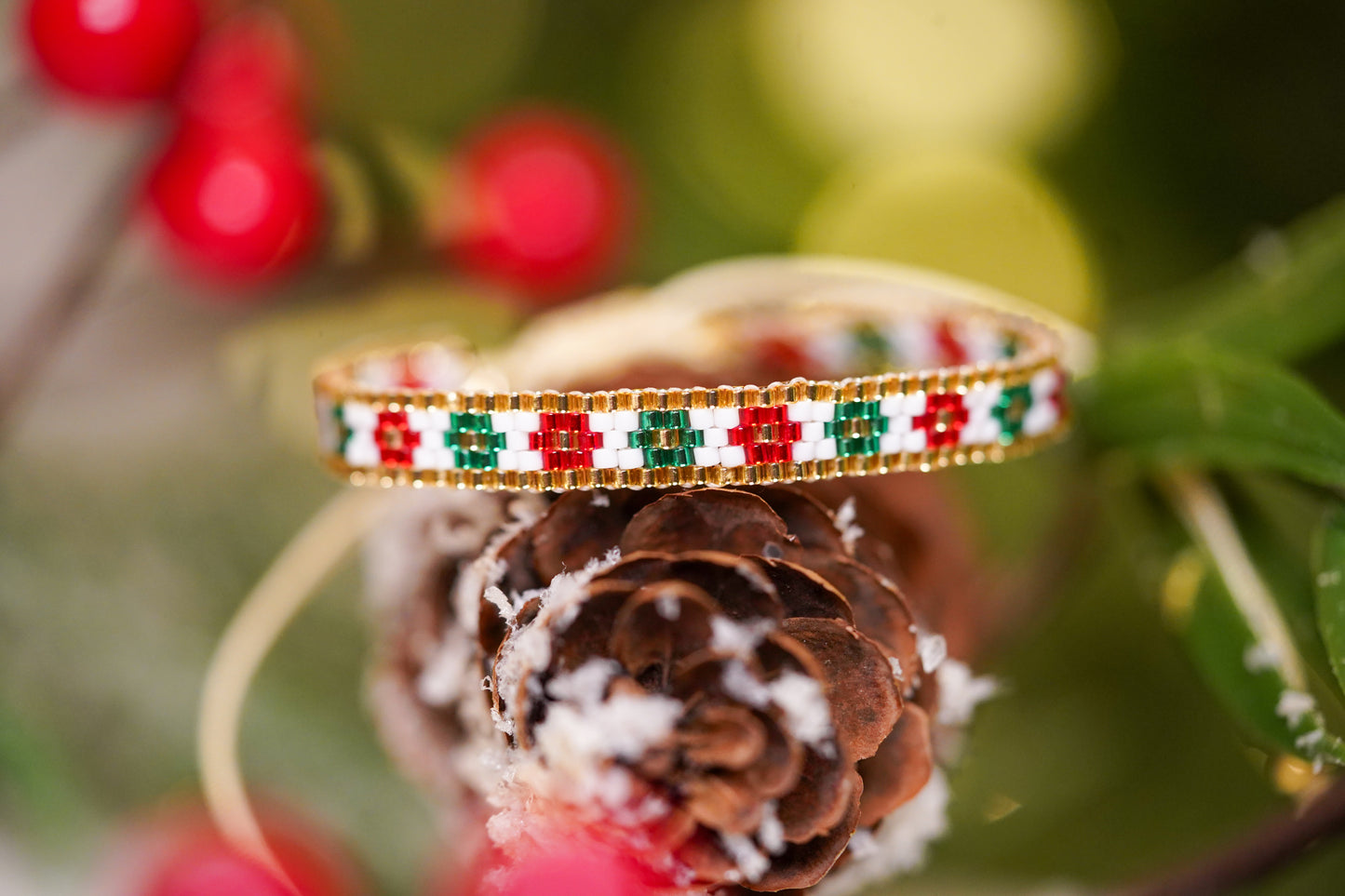 ❤️🎄NEW🎄❤️ Sound of Flowers Beaded Christmas Bracelet  ✨