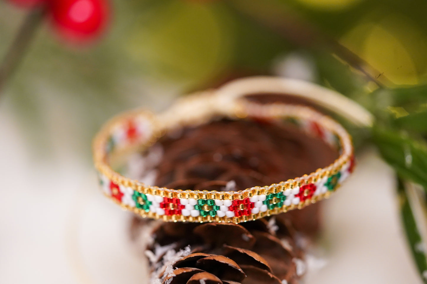 ❤️🎄NEW🎄❤️ Sound of Flowers Beaded Christmas Bracelet  ✨