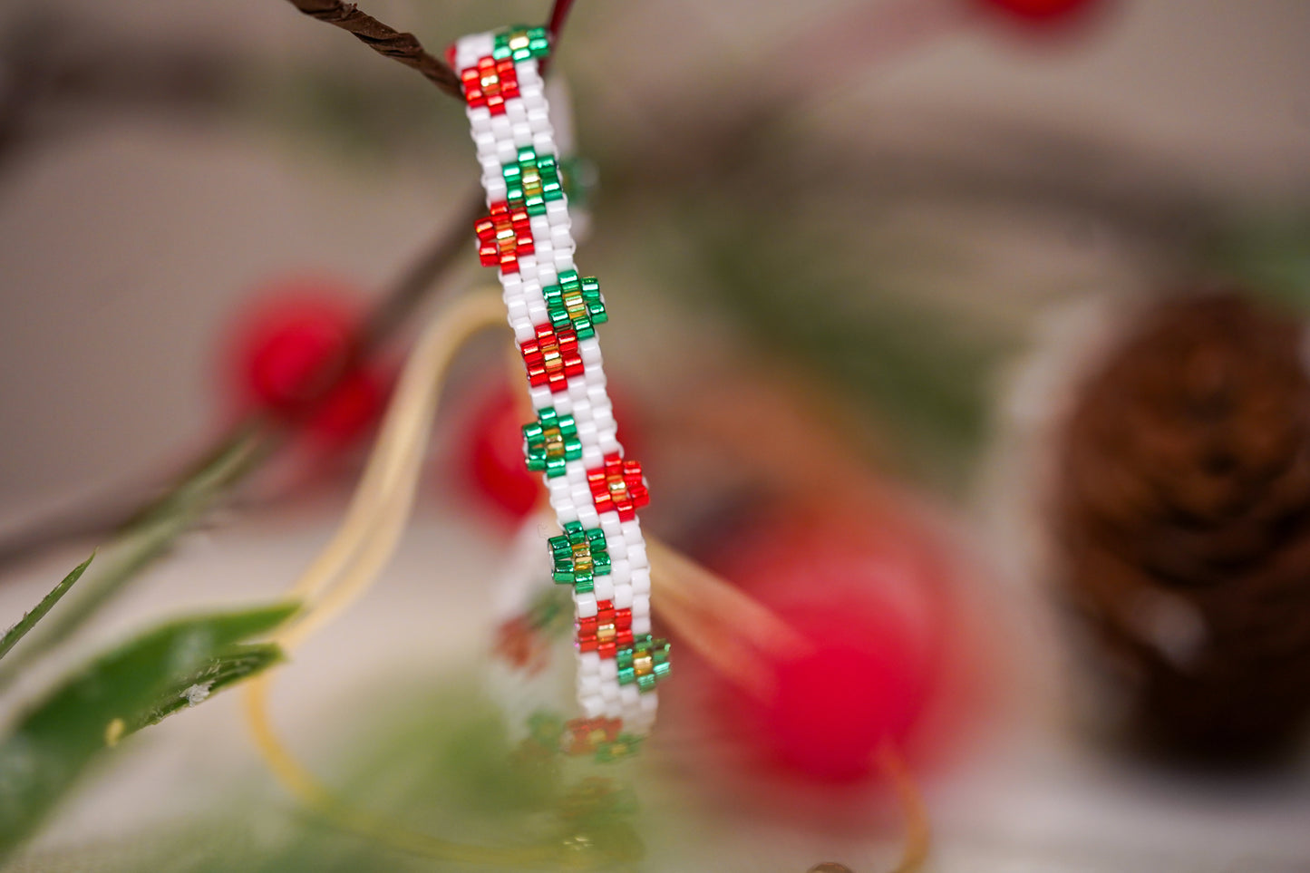 ❤️🎄NEW🎄❤️ Sound of Flowers Christmas Beaded Bracelet  ✨