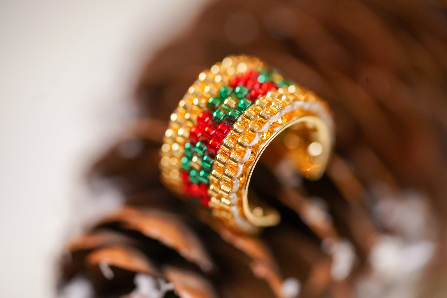 ❤️🎄NEW🎄❤️ Sound of Flowers Christmas Beaded Ear Cuff  ✨