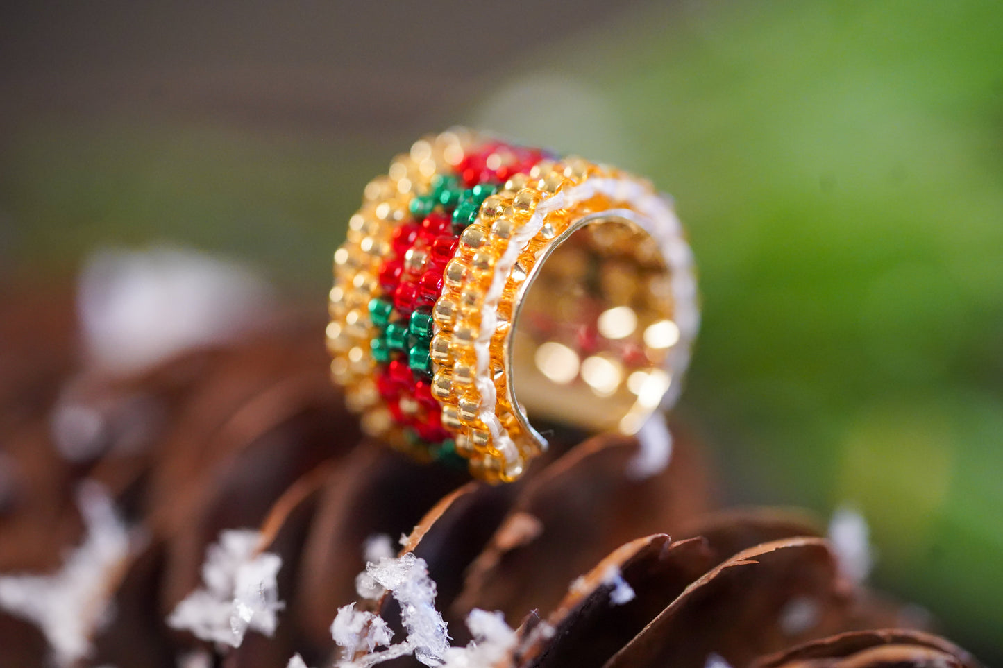 ❤️🎄NEW🎄❤️ Sound of Flowers Christmas Beaded Ear Cuff  ✨