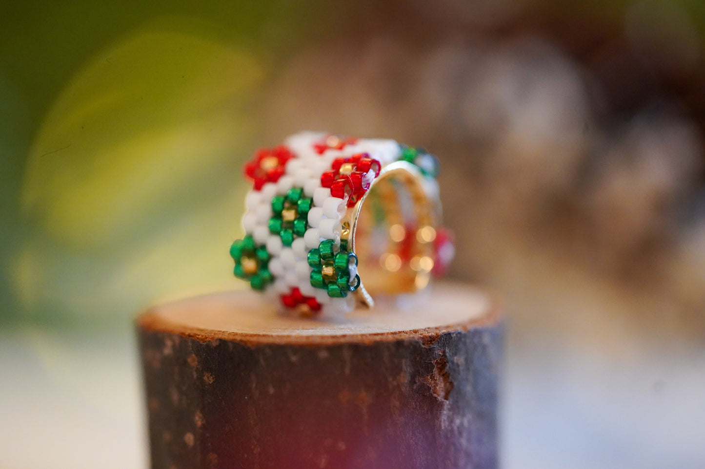 ❤️🎄NEW🎄❤️ Sound of Flowers Christmas Beaded Ear Cuff  ✨