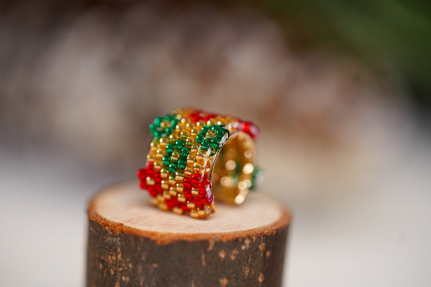 ❤️🎄NEW🎄❤️ Sound of Flowers Christmas Beaded Ear Cuff  ✨