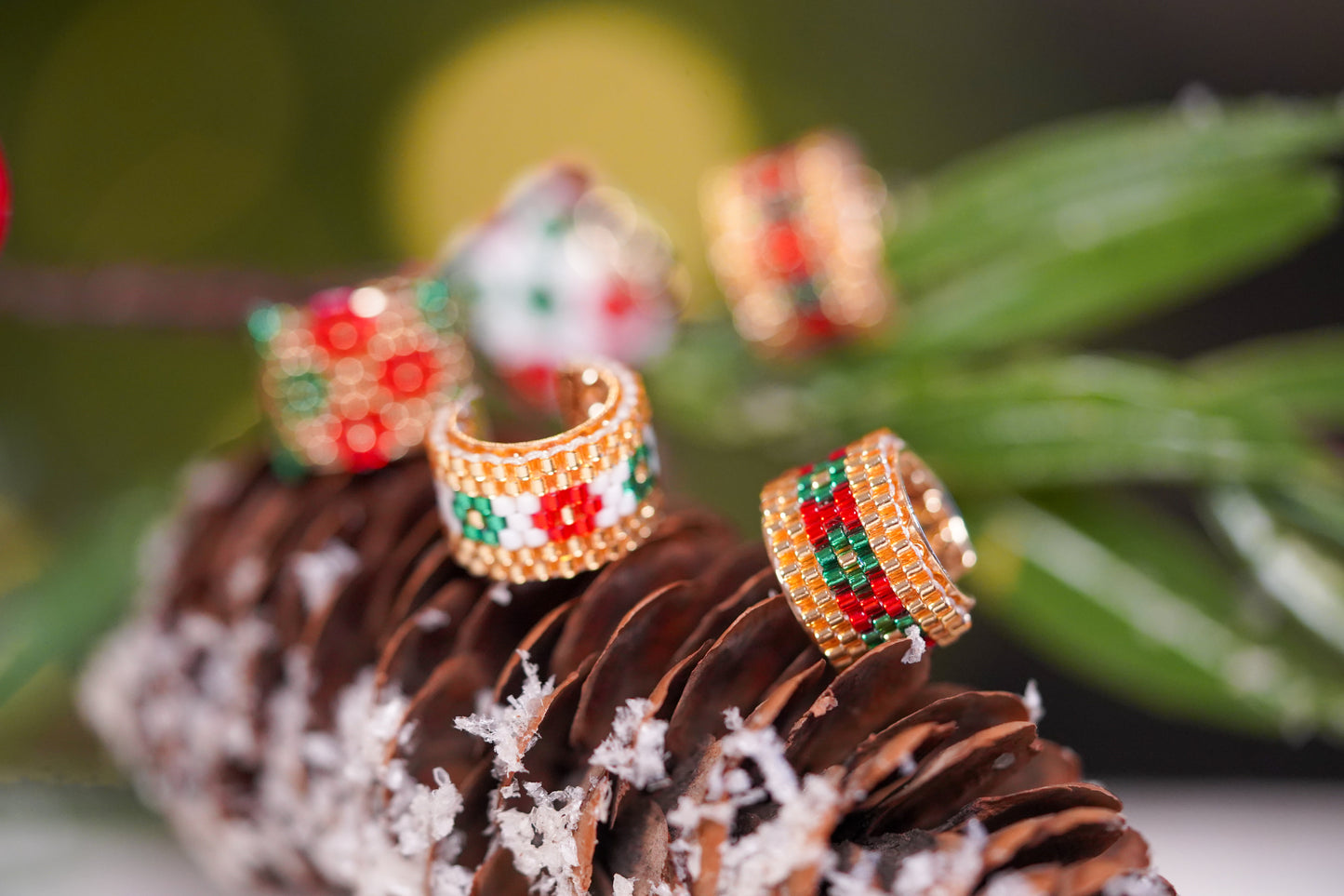 ❤️🎄NEW🎄❤️ Sound of Flowers Christmas Beaded Ear Cuff  ✨