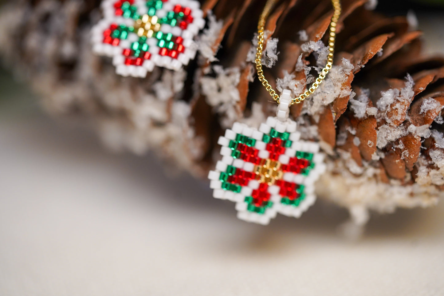 ❤️🎄NEW🎄❤️ Sound of Flowers Christmas Beaded Necklace ✨