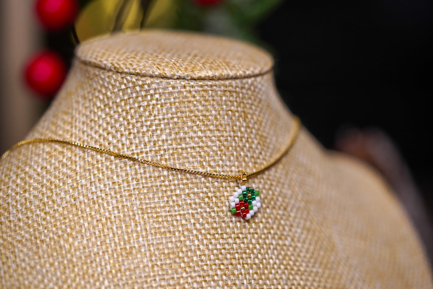 ❤️🎄NEW🎄❤️ Sound of Flowers Christmas Beaded Necklace ✨