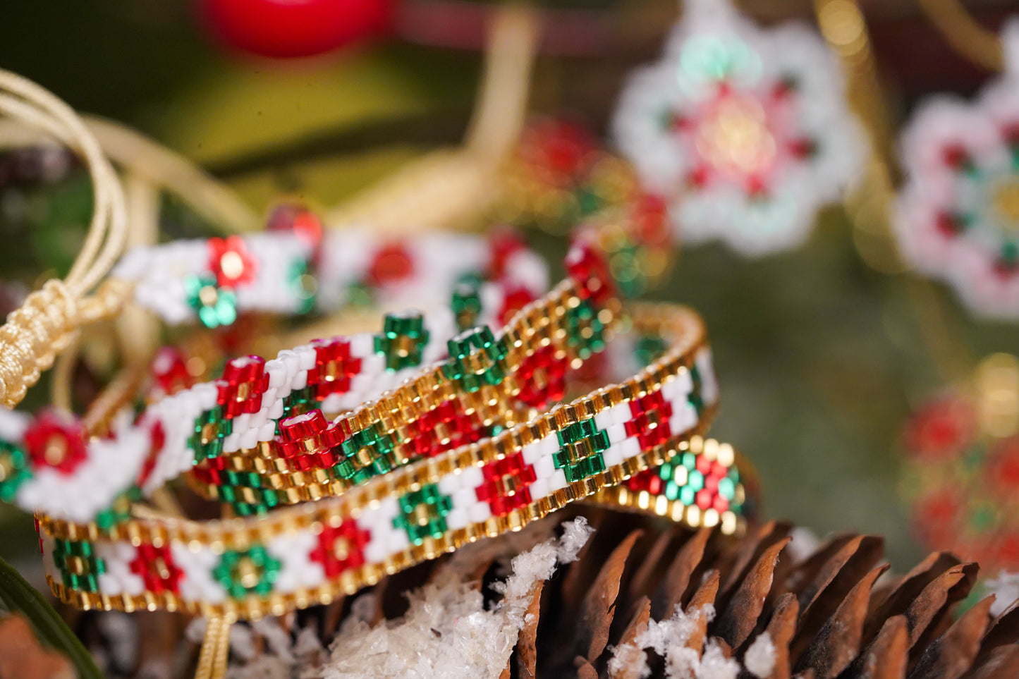 ❤️🎄NEW🎄❤️ Sound of Flowers Christmas Beaded Bracelet  ✨