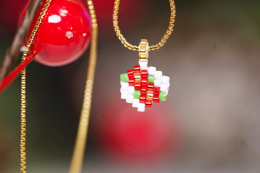 ❤️🎄NEW🎄❤️ Sound of Flowers Christmas Beaded Necklace ✨