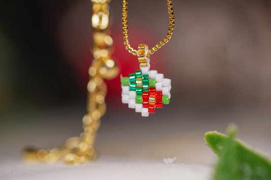 ❤️🎄NEW🎄❤️ Sound of Flowers Christmas Beaded Necklace ✨