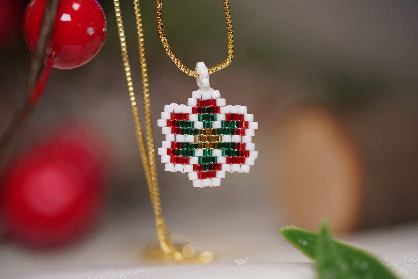 ❤️🎄NEW🎄❤️ Sound of Flowers Christmas Beaded Necklace ✨