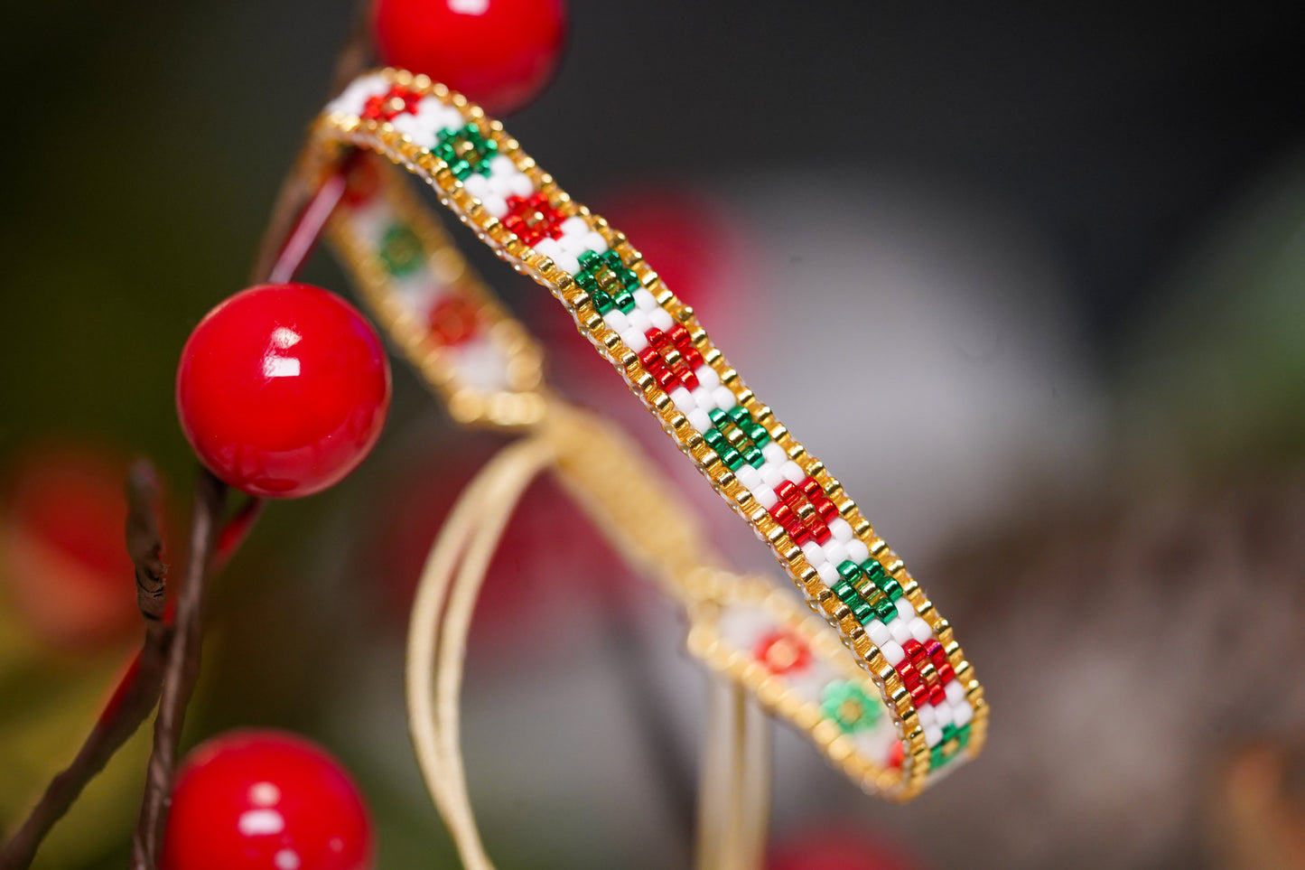 ❤️🎄NEW🎄❤️ Sound of Flowers Beaded Christmas Bracelet  ✨